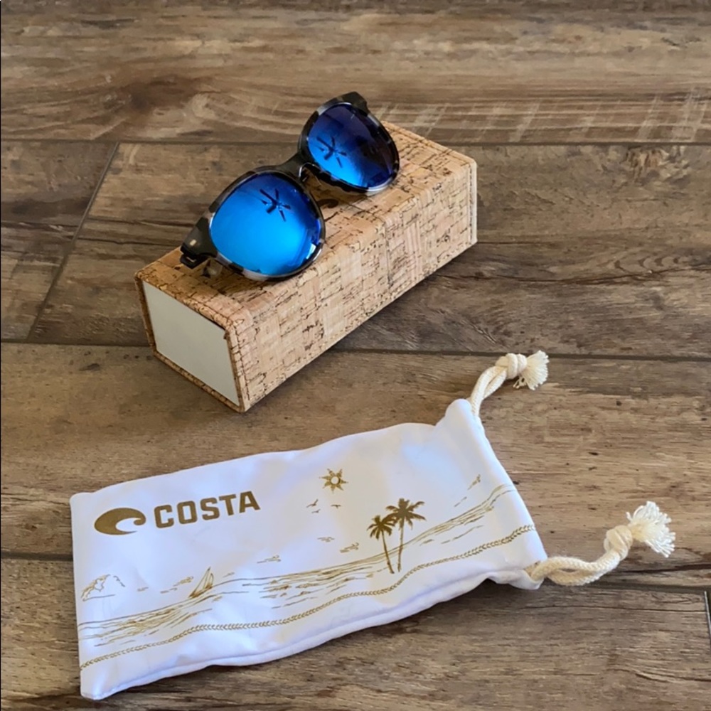 Costa Isla Women’s sunglasses -LIKE NEW